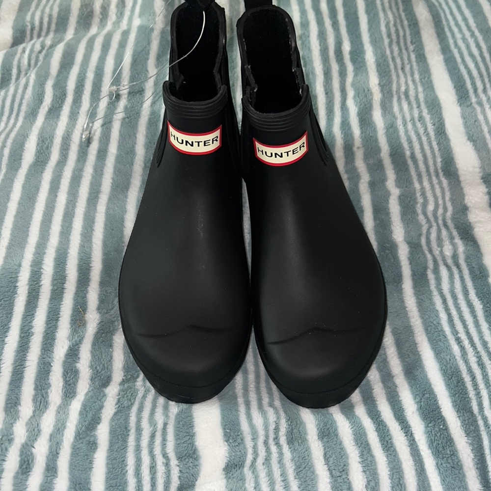 Women’s Hunter Chelsea rain boots size 8